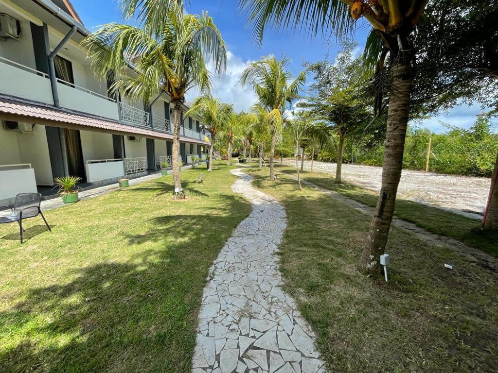 Alia Residence Business Resort Padang Mat Sirat Ngoại thất bức ảnh