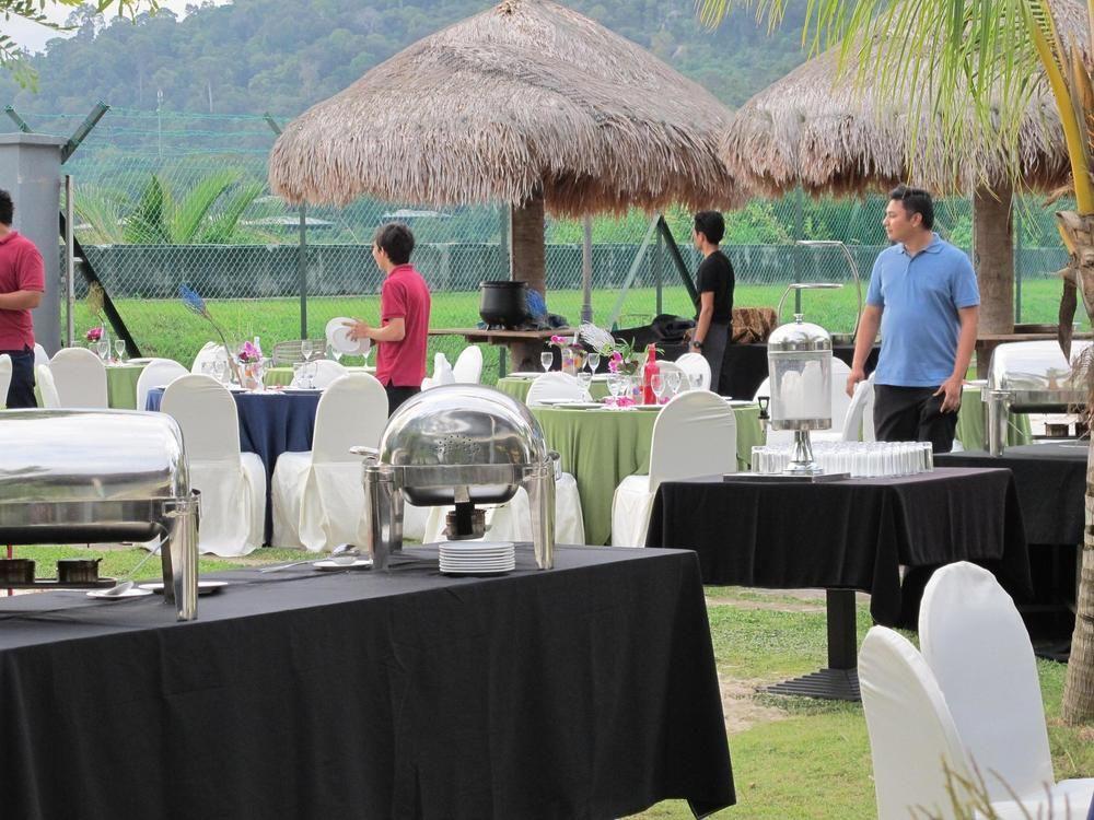 Alia Residence Business Resort Padang Mat Sirat Ngoại thất bức ảnh