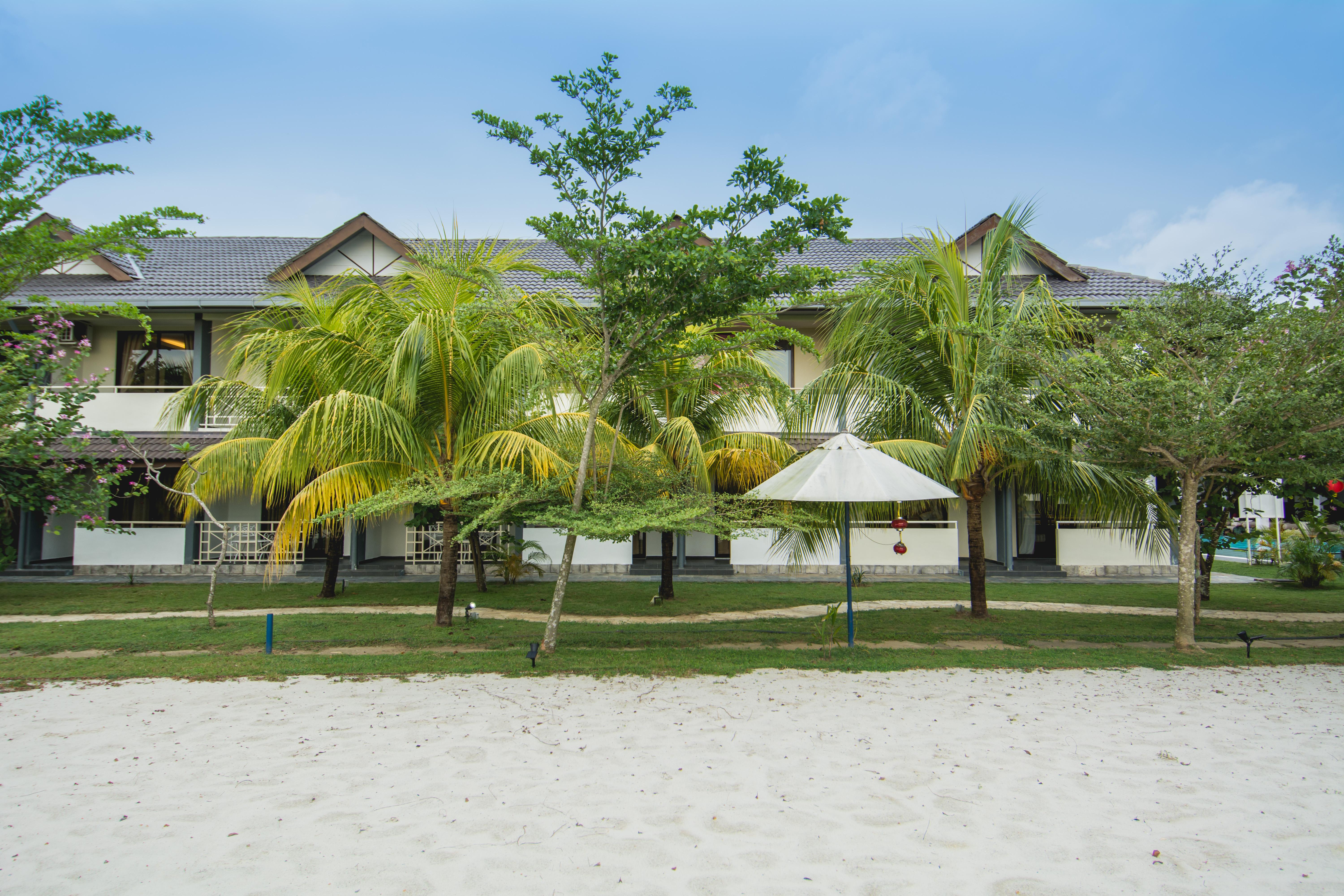 Alia Residence Business Resort Padang Mat Sirat Ngoại thất bức ảnh