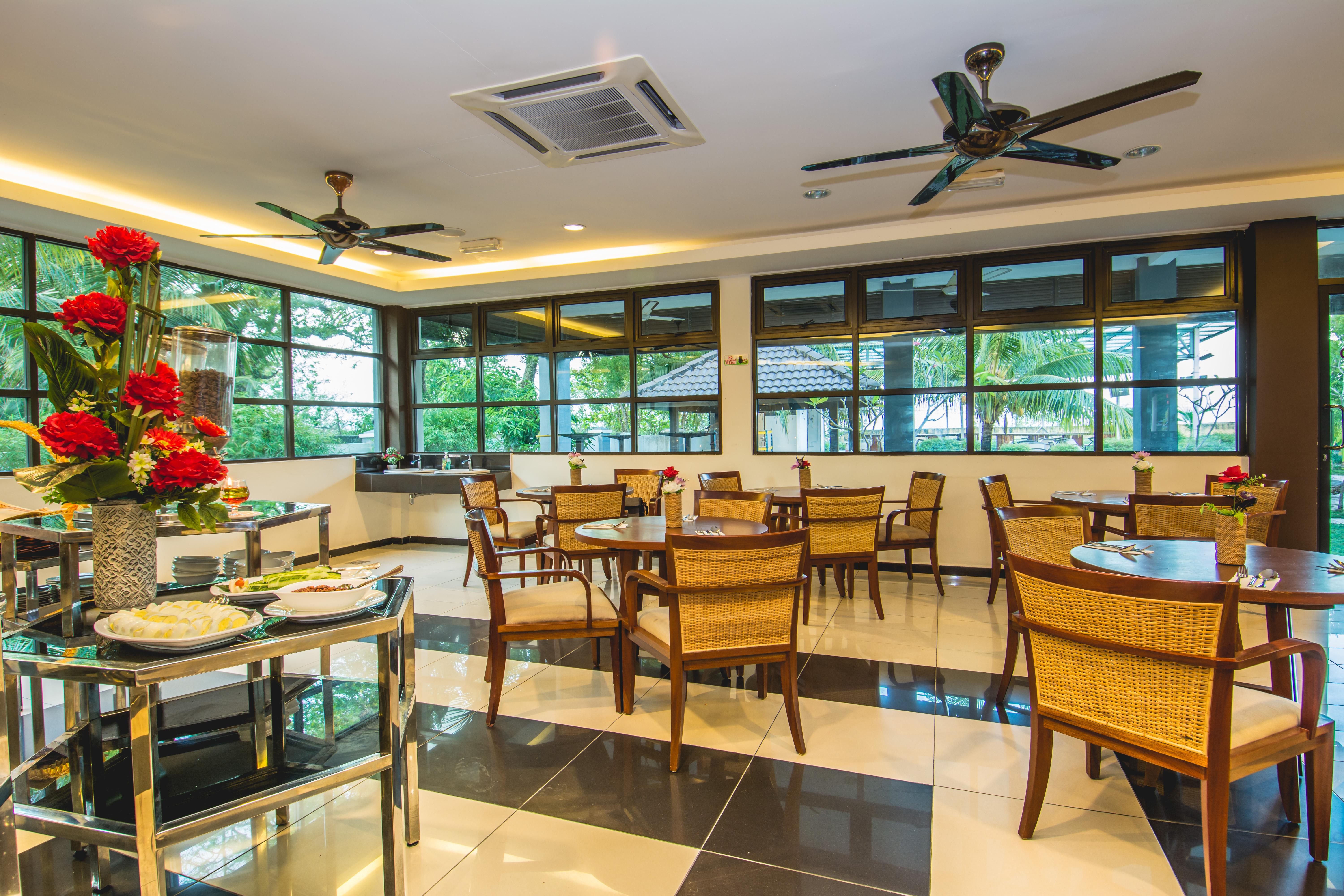 Alia Residence Business Resort Padang Mat Sirat Ngoại thất bức ảnh