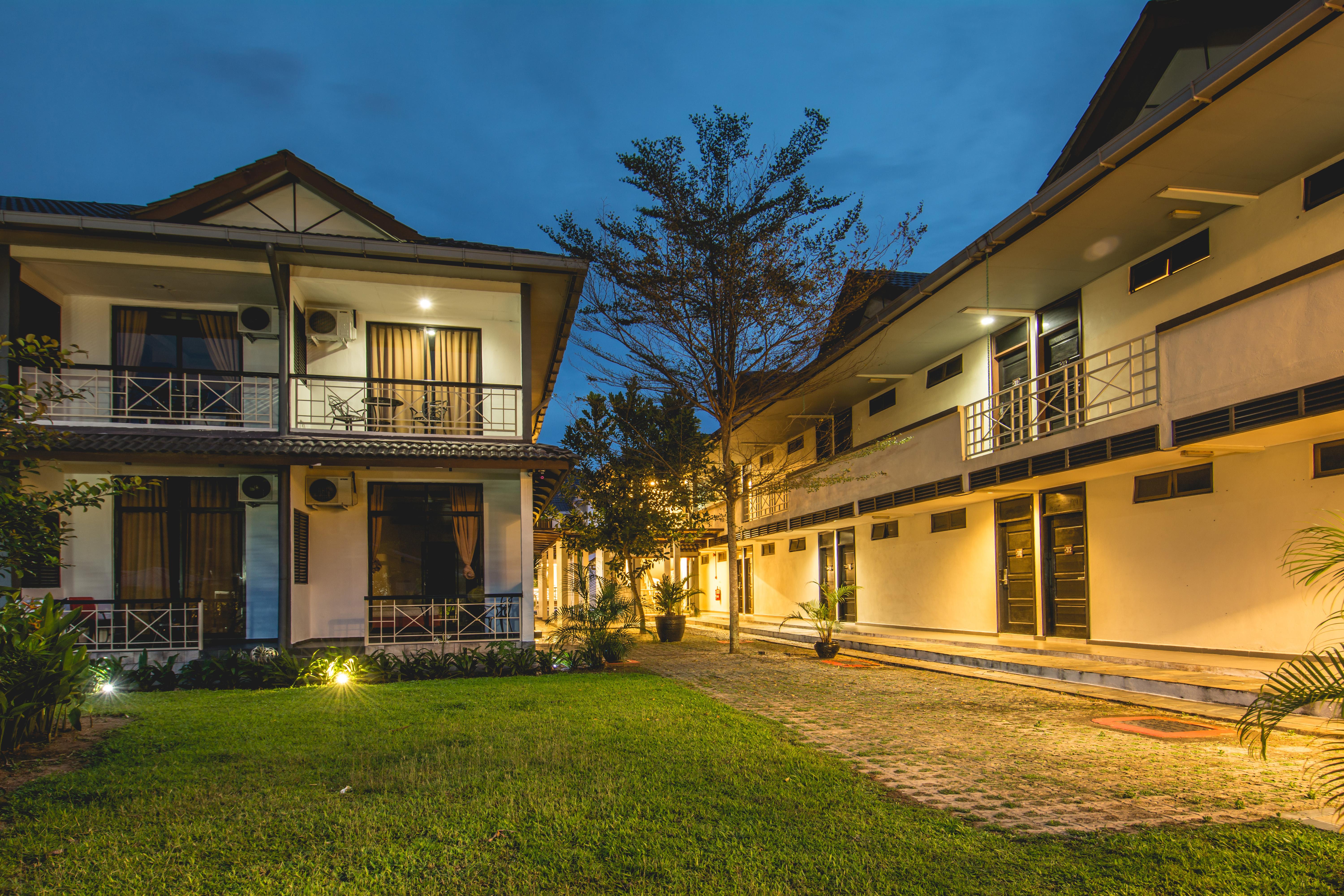 Alia Residence Business Resort Padang Mat Sirat Ngoại thất bức ảnh