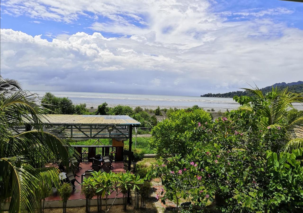Alia Residence Business Resort Padang Mat Sirat Ngoại thất bức ảnh